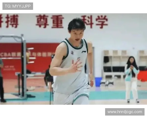 杭州篮球队实力提升引发热议球迷期待新赛季精彩表现 杭州篮球队实力提升引发热议球迷期待新赛季精彩表现